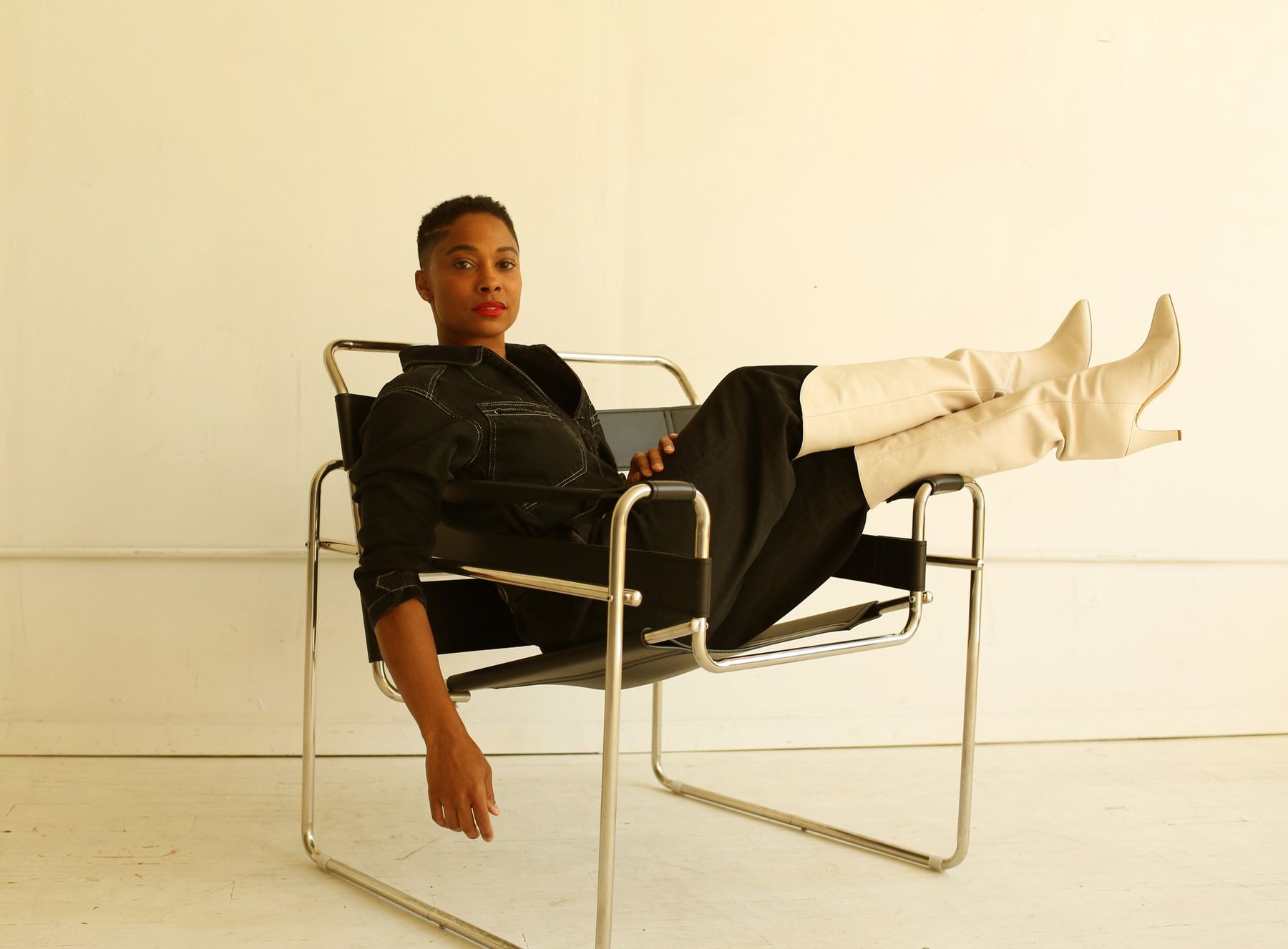 Angela Denae, editorial